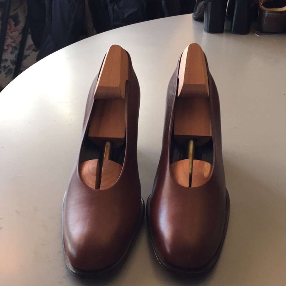 Cole Haan 8.5 B leather stacked wood heels